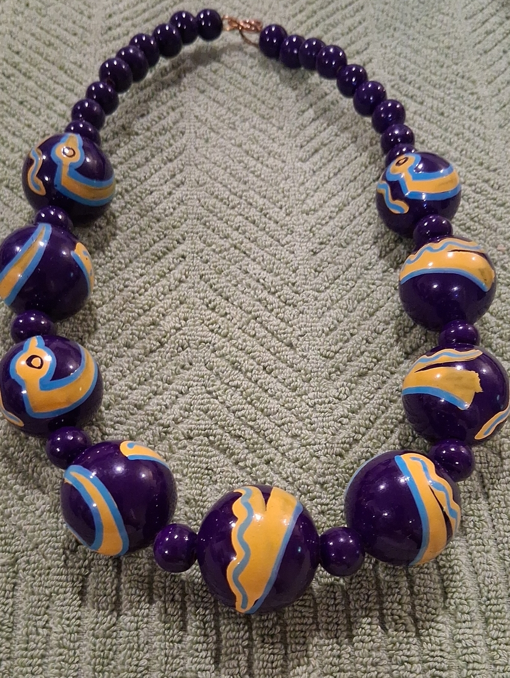 Bold Purple Hand-Painted Beaded Statement Necklace?